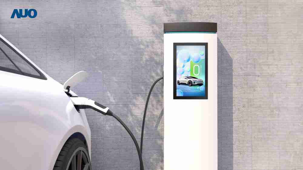 友達〝EVSE車用充電樁解決方案〞專為電動汽車充電樁設計，，，具有高亮度、、、、克服戶外艱難環境的耐溫、、、耐紫外線等特性，，，並搭載散熱性及擴充性強的高效能工業電腦，，可實現人機互動訴求，，如資訊顯示、、支付等應用